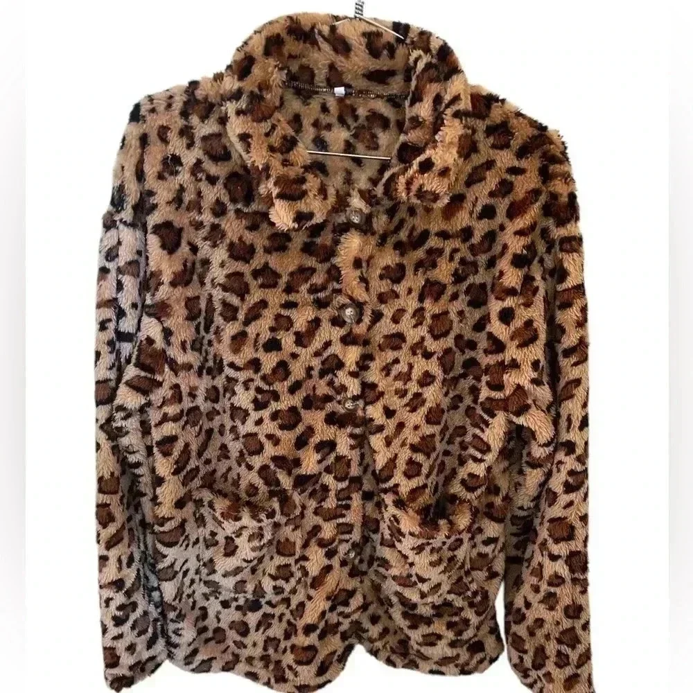 NEW 🌼 Leopard Print Long Sleeve Button Jacket - Sz M - Picture 2 of 8